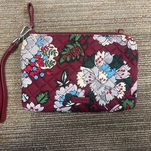 Women’s Vera Bradley wristlet